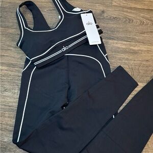 ALO Yoga Women's Black Leggings with White Trim